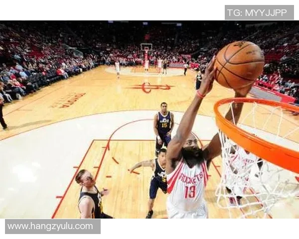 重庆羽毛球队防守策略解析与战术创新探讨